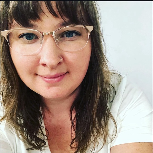 Meet your Posher, Jessica - Picture 1 of 1